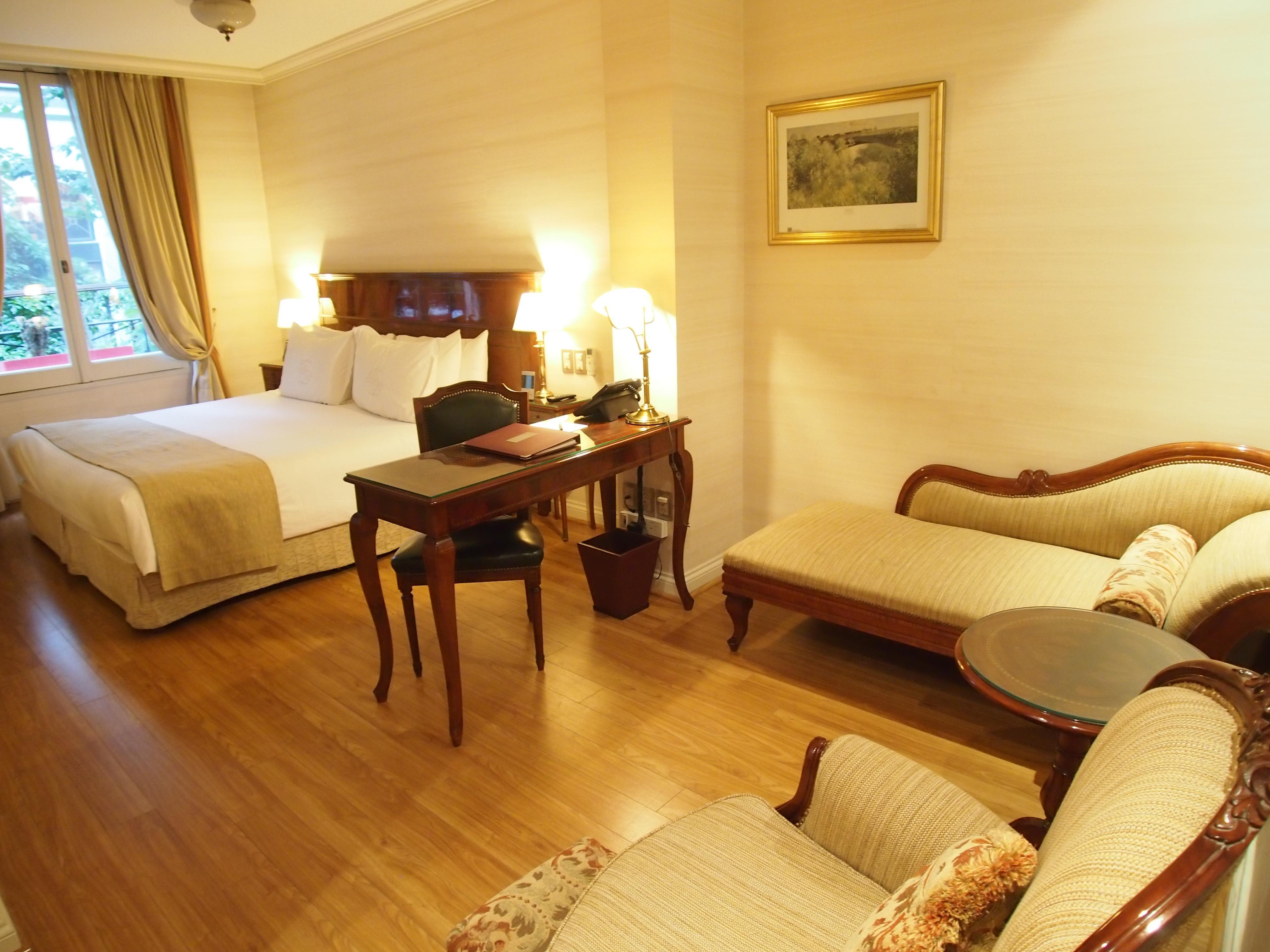 Melia Recoleta Plaza Hotel Buenos Aires Kültér fotó A room at the hotel