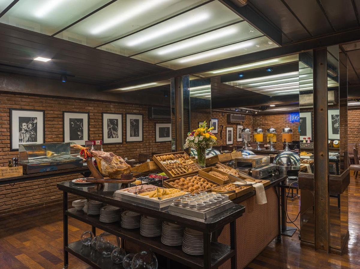 Melia Recoleta Plaza Hotel Buenos Aires Kültér fotó The buffet at the lounge