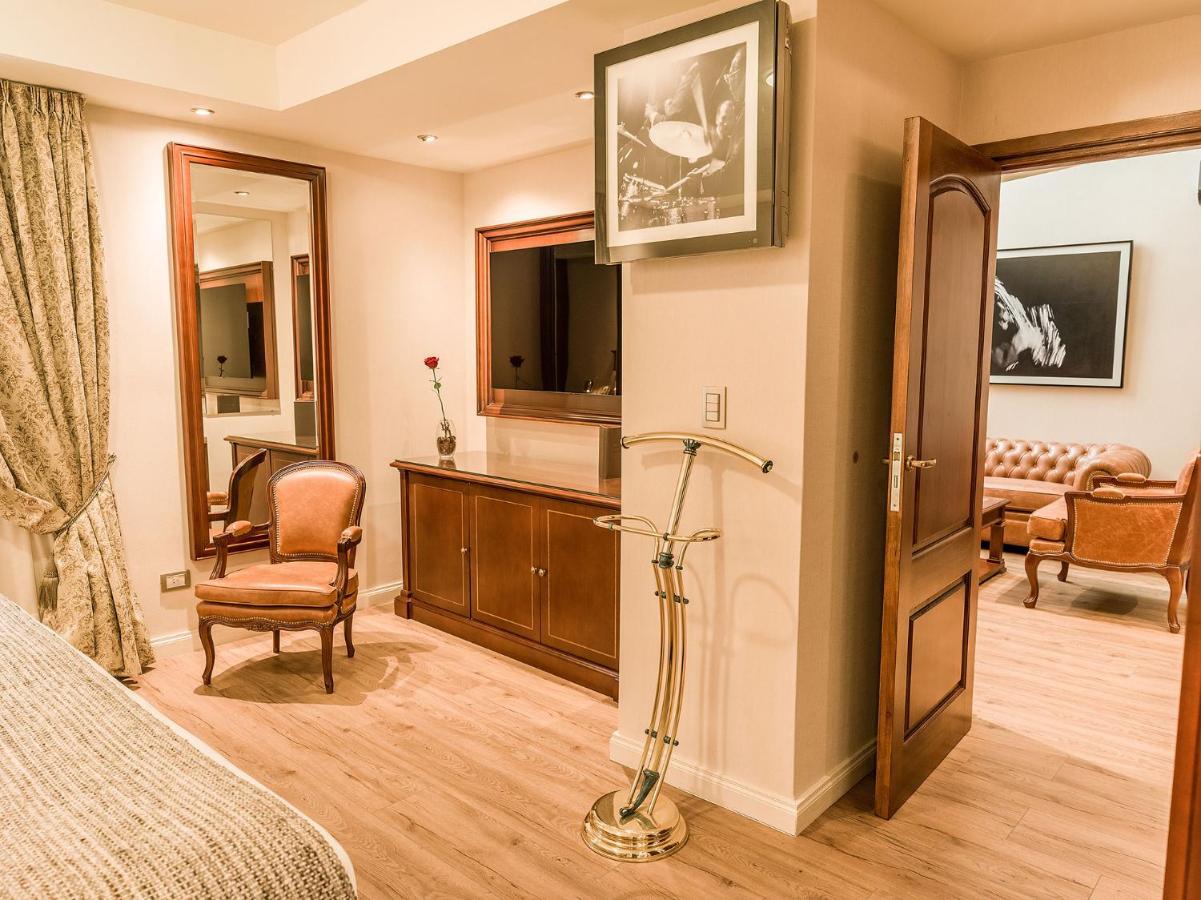 Melia Recoleta Plaza Hotel Buenos Aires Kültér fotó A room at the hotel